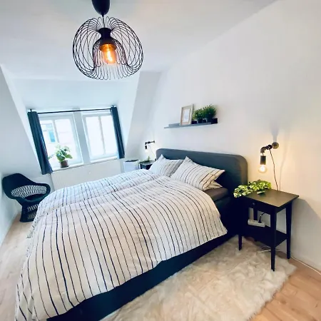 * 2br Flat Near Karl-heine-kanal *