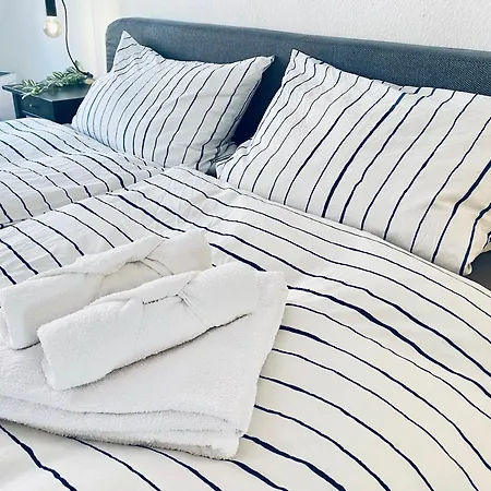 * 2br Flat Near Karl-heine-kanal *