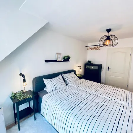 * 2br Flat Near Karl-heine-kanal