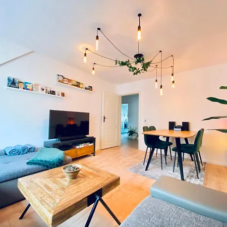 דירה * 2br Flat Near Karl-heine-kanal *