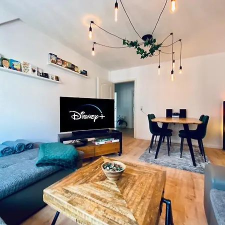 * 2br Flat Near Karl-heine-kanal