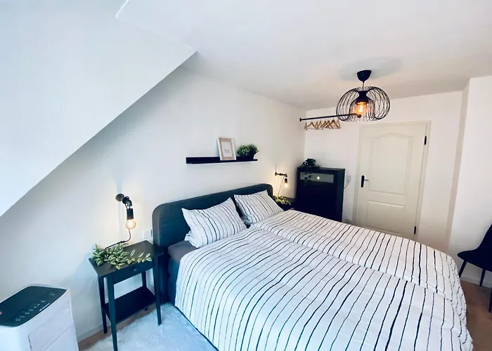 * 2br Flat Near Karl-heine-kanal